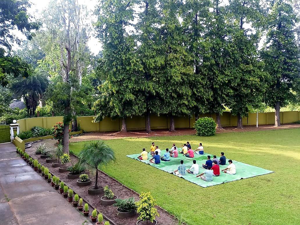 TDR-Yoga-on-Lawn